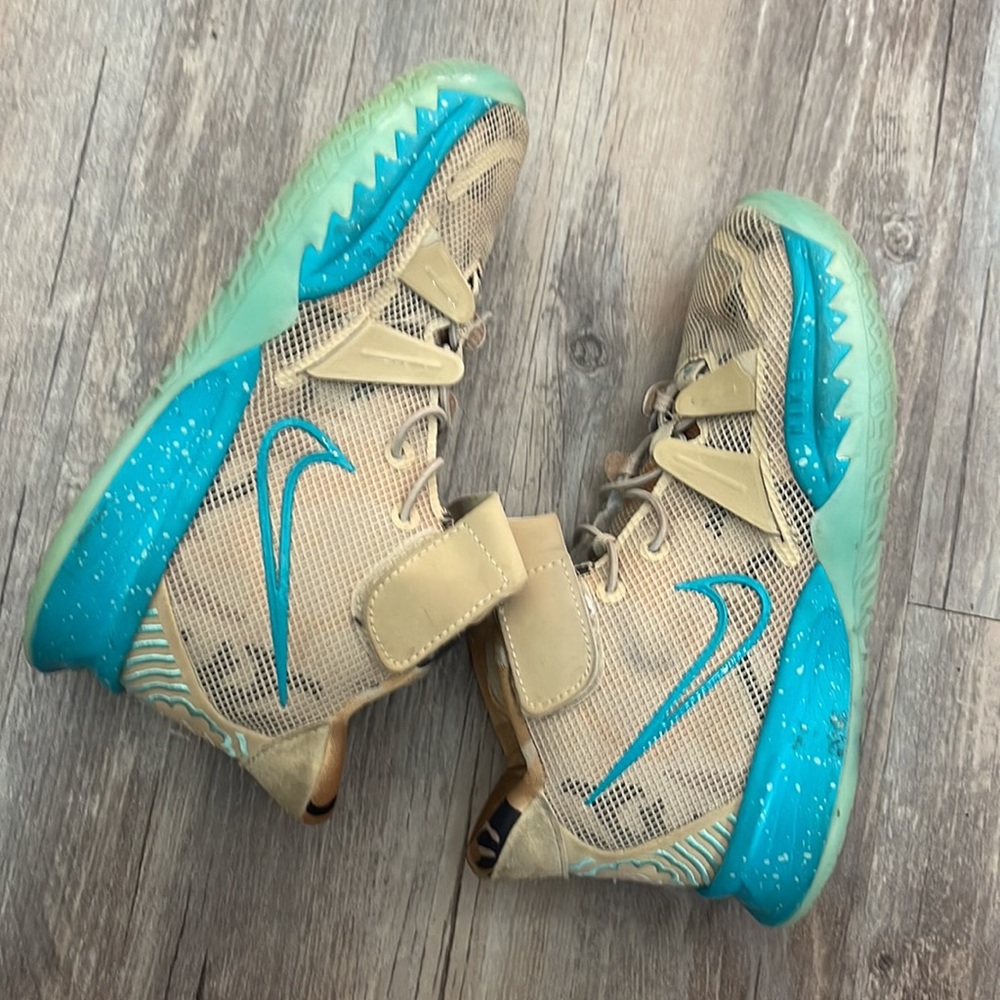 Kyrie basketball shoes